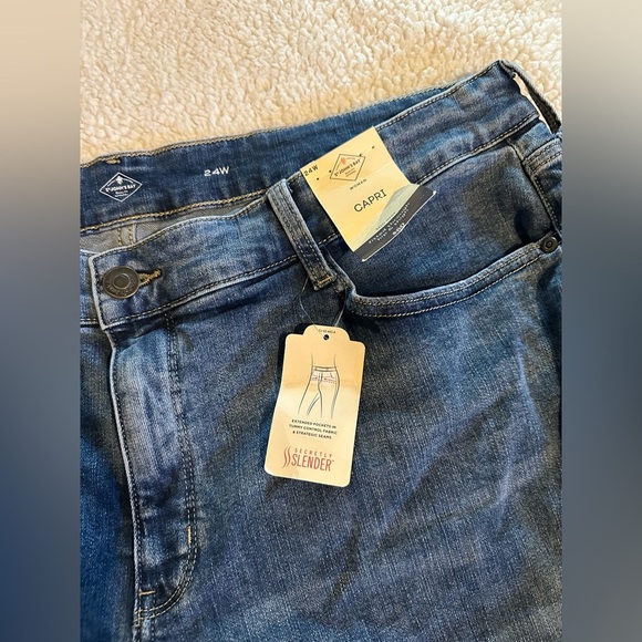 St John’s Bay Women’s Blue Denim Capri with Pockets  size 24W New With Tags - Picture 9 of 12